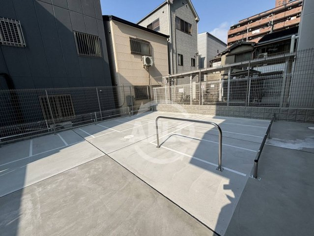 アドバンス大阪フラットの設備|アドバンス大阪フラット　バイク置き場