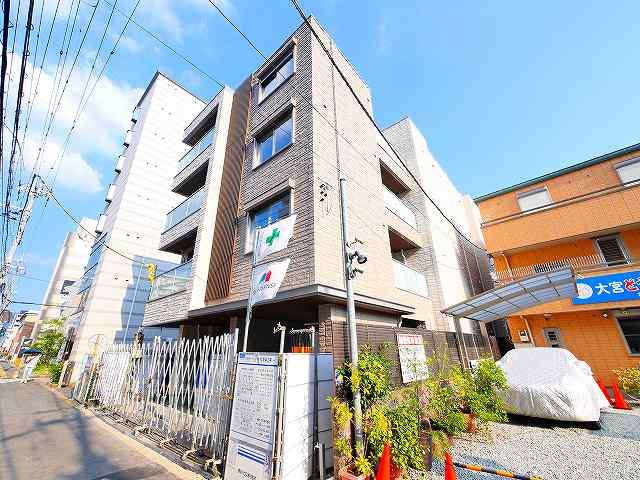 クリスタル　シャーメゾン