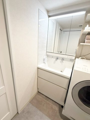 【独立洗面台】 | ローレルスクエア尼崎ルネ・ガーデンテラス | カウンター一体型洗面ボウルでお手入れも簡単です