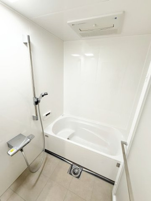 【浴室】 | ローレルスクエア尼崎ルネ・ガーデンテラス | お子様と入ってものびのびと使えて親子のコミュニケーションもとれる広々浴槽