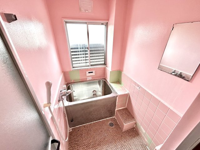 神戸市垂水区霞ケ丘６丁目戸建の浴室