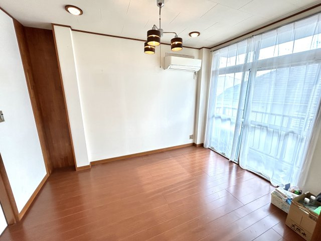 神戸市垂水区霞ケ丘６丁目戸建の洋室