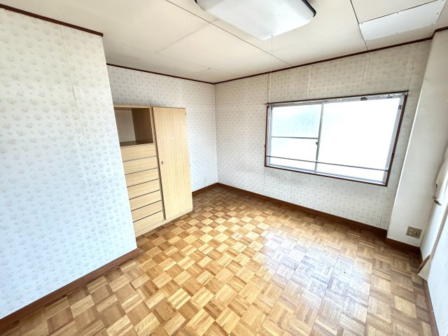 神戸市垂水区霞ケ丘６丁目戸建の洋室