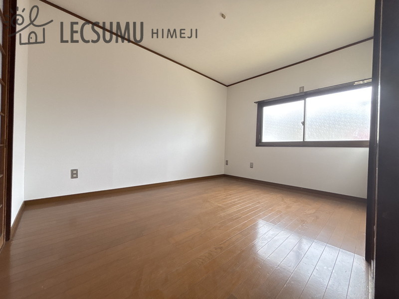 姫路市土山2丁目/中古戸建の洋室