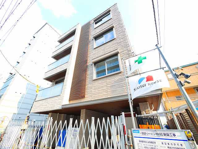 クリスタル　シャーメゾンの外観|落ち着いた雰囲気の外観です