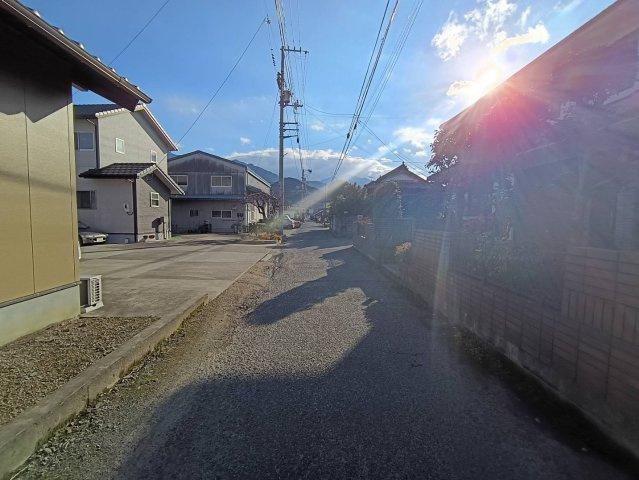 西条市福武甲1037　売土地の周辺|前面道路