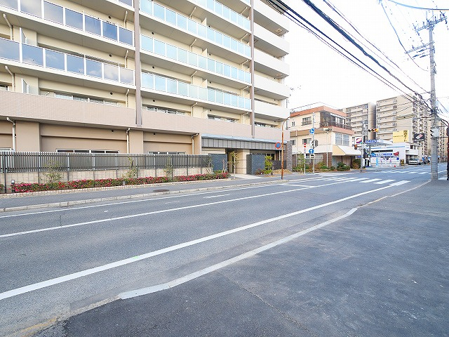 クリスタル　シャーメゾンの駐車場