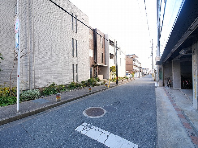 クリスタル　シャーメゾンの駐車場