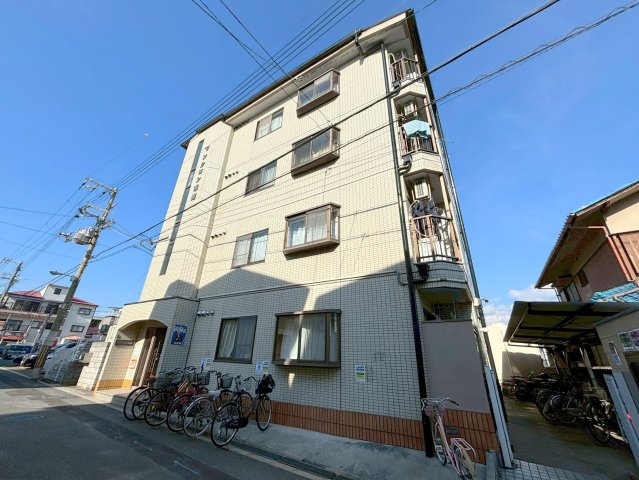 マンション常磐の外観