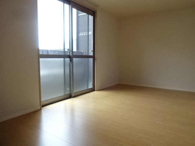 セントラヴィーヌ山手Ⅲの居間・リビング