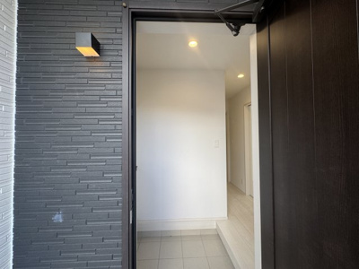 【玄関】 | 南城市知念久手堅（全4棟）A号棟 | A号棟　使いやすい玄関♪