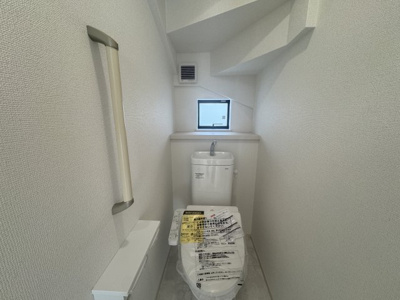 【トイレ】 | 南城市知念久手堅（全4棟）A号棟 | A号棟　温水洗浄便座♪