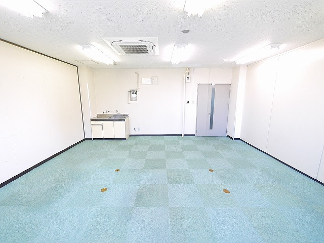 新奈良ビルの内装