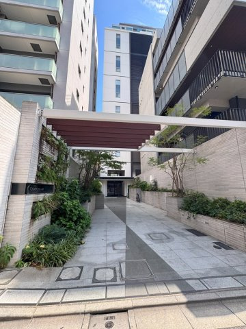 コンフォリア赤坂のエントランス