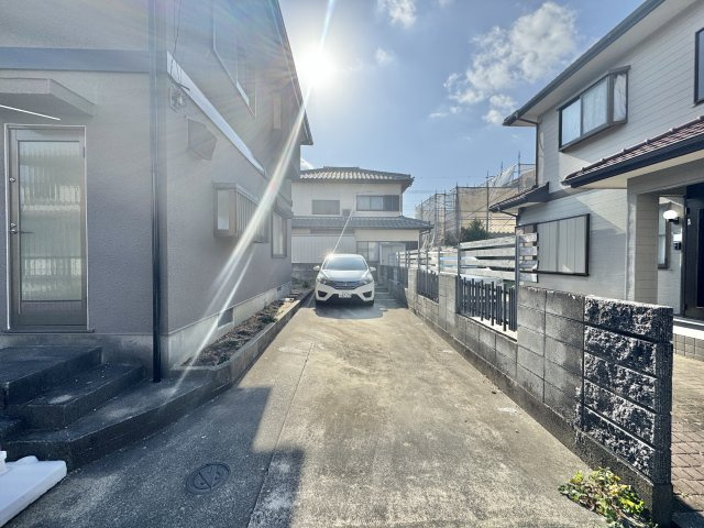 浜名区東美園の駐車場|駐車スペースは縦列で3台以上可能です。