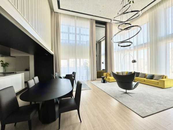 【その他共用部分】 | 【スカイラウンジ】靭公園を一望できるスカイラウンジです。二層吹き抜けで開放感に溢れたスペース。