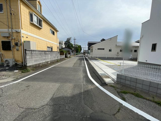 新築戸建・新築建売　大泉町第6仙石　南小学校・南中学校の前面道路含む現地写真