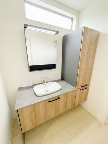 新築戸建・新築建売　大泉町第6仙石　南小学校・南中学校の独立洗面台