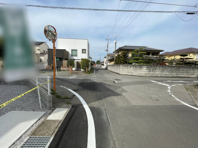 新築戸建・新築建売　大泉町第6仙石　南小学校・南中学校の前面道路含む現地写真