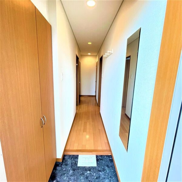 カーレヂ三浦・Ⅱの玄関