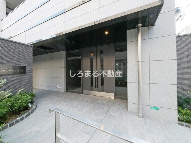 プレサンス桜川グロワールのエントランス