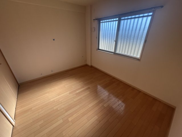 リュイール桃山台の洋室