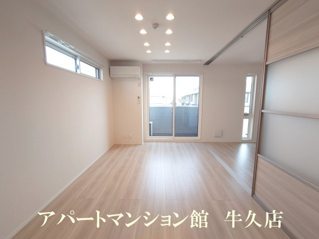 セレウィータ栄町の居間・リビング
