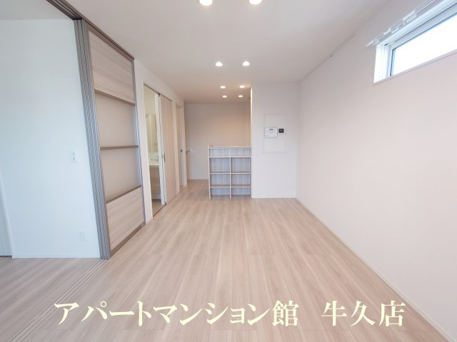 セレウィータ栄町の居間・リビング