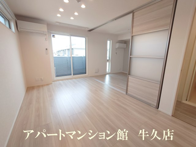セレウィータ栄町の居間・リビング