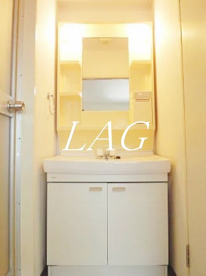 【洗面所】 | シャトレ・ピース | 独立洗面台です。