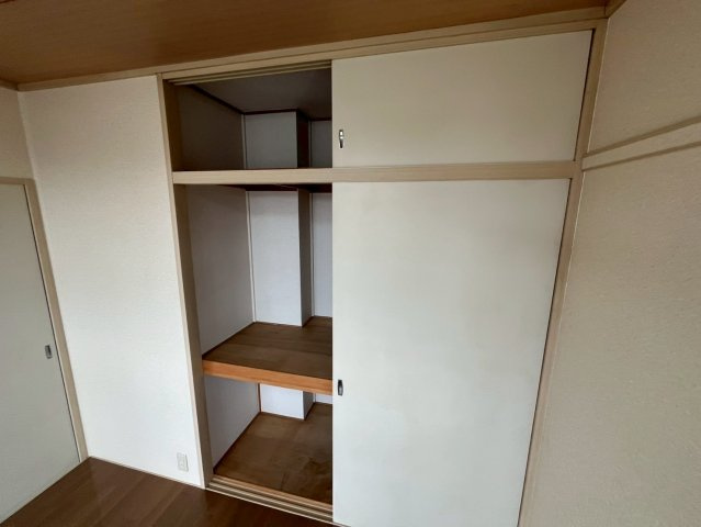 フロイディハイツの収納