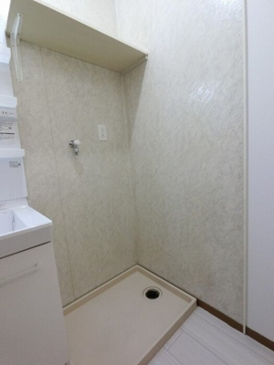 【設備】 | イノセントワールド 五番館 | 洗濯機置き場