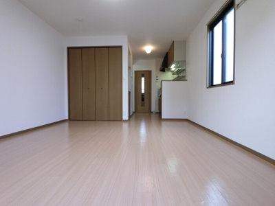 【キッチン】 | イノセントワールド 五番館 | 洋室・キッチン側