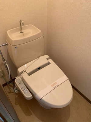 【トイレ】 | イノセントワールド 壱番館 | 温水洗浄暖房便座のトイレ