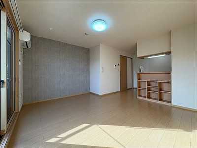 【居間・リビング】 | ルピナス コート Ｃ | ＬＤＫ