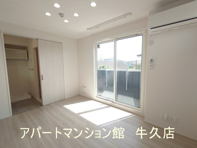 セレウィータ栄町の居間・リビング