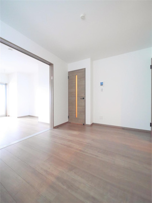 【居間・リビング】 | プレミアージュ緑ヶ丘Ⅱ | こちらの居間で趣味の時間をお楽しみください