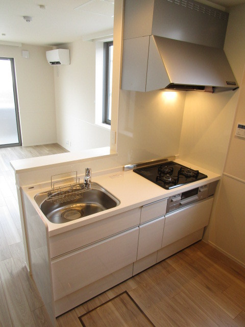 リヴェール奥戸のキッチン|★グリル付きガス３口システムキッチン★