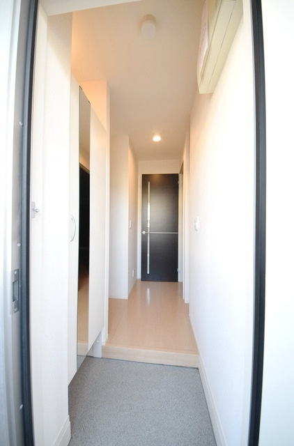 サンロイヤルの玄関