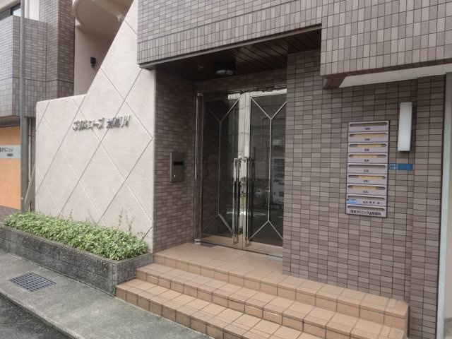 プリムローズ逆瀬川のエントランス