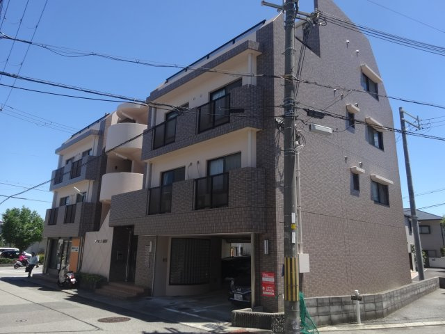 プリムローズ逆瀬川の外観