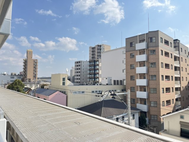 深江駅前ビルの展望|天気のいい日にはバルコニーから見える景色でリフレッシュしていただけます。