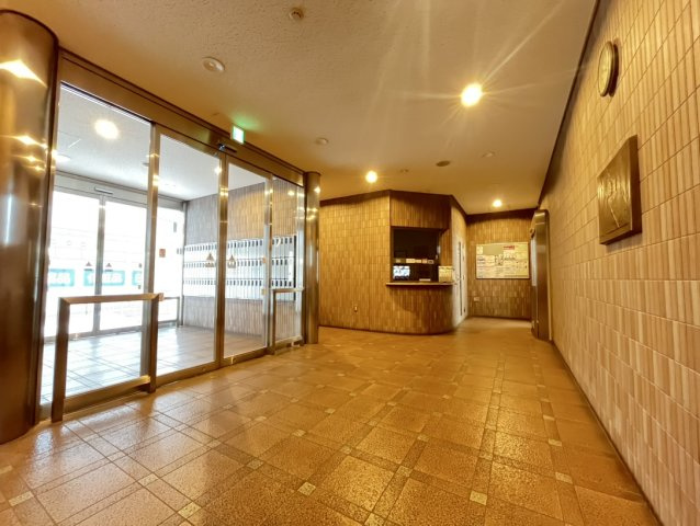 深江駅前ビルのエントランス