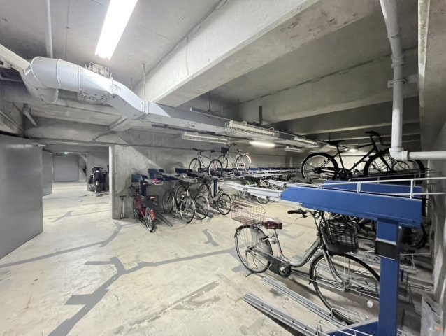 深江駅前ビルの駐輪場