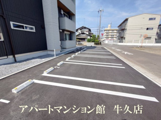 【駐車場】