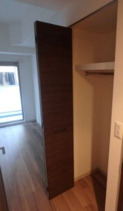 エス・キュート京町堀の収納|プレサンス京町堀サウス　クローゼット