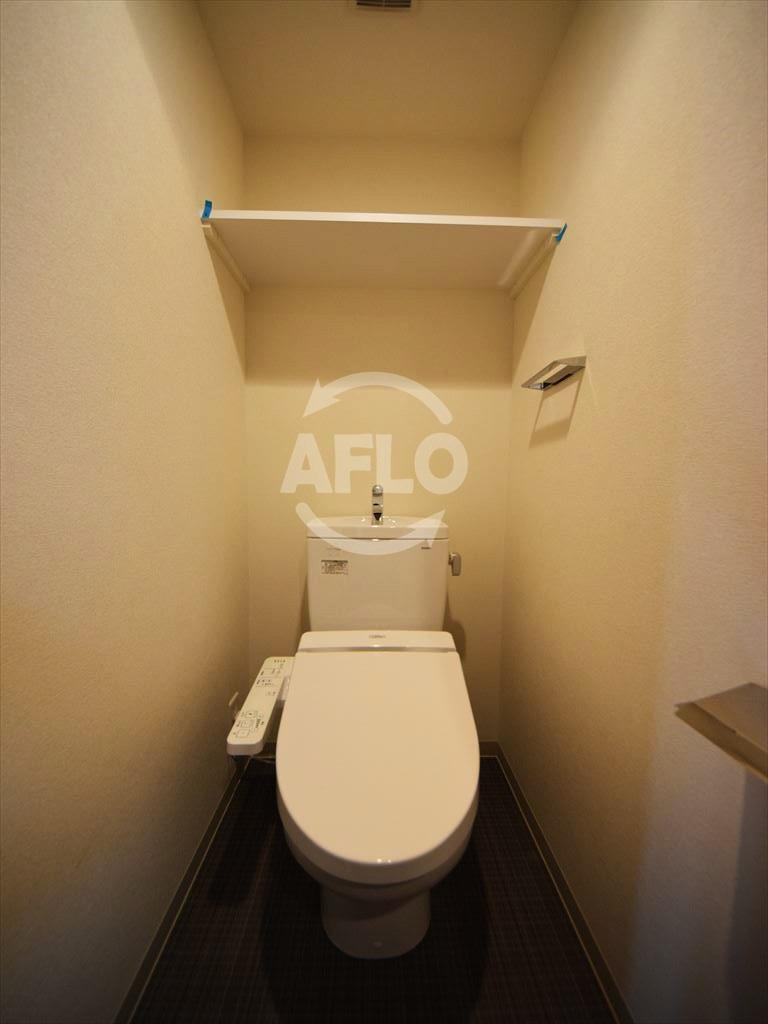 エス・キュート京町堀のトイレ|プレサンス京町堀サウス　温水洗浄便座機能付き