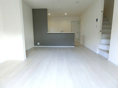 【居間・リビング】 | 野多目6丁目新築貸家