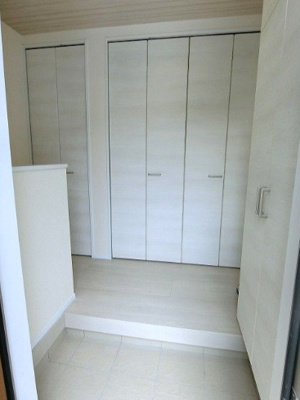 【玄関】 | 野多目6丁目新築貸家