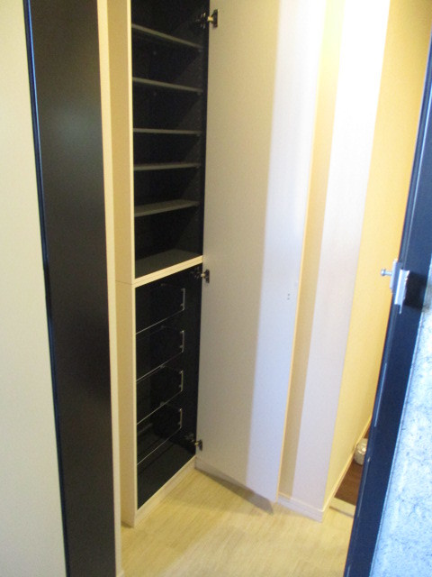 アパルトマン西小岩の玄関|★シューズＢＯＸ★